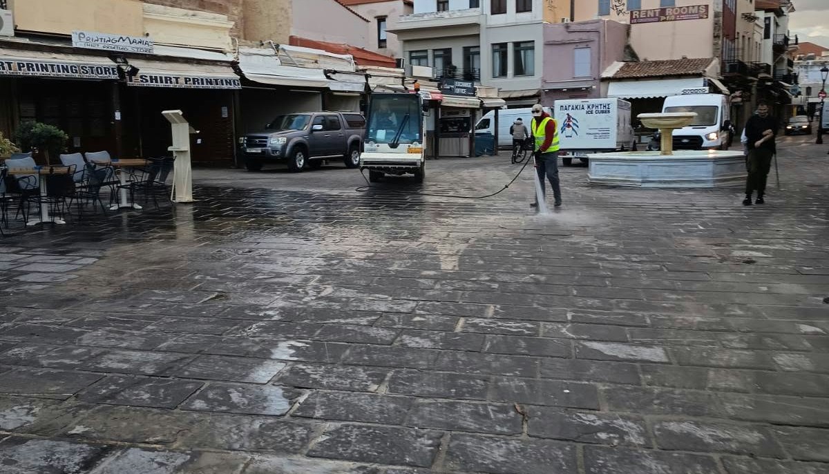 Ολοκληρώθηκαν οι εργασίες καθαρισμού στο Ενετικό Λιμάνι και την Ακτή Παπανικολή, μετά την πρόσφατη κακοκαιρία – Σε εξέλιξη η αποκατάσταση του πλακόστρωτου